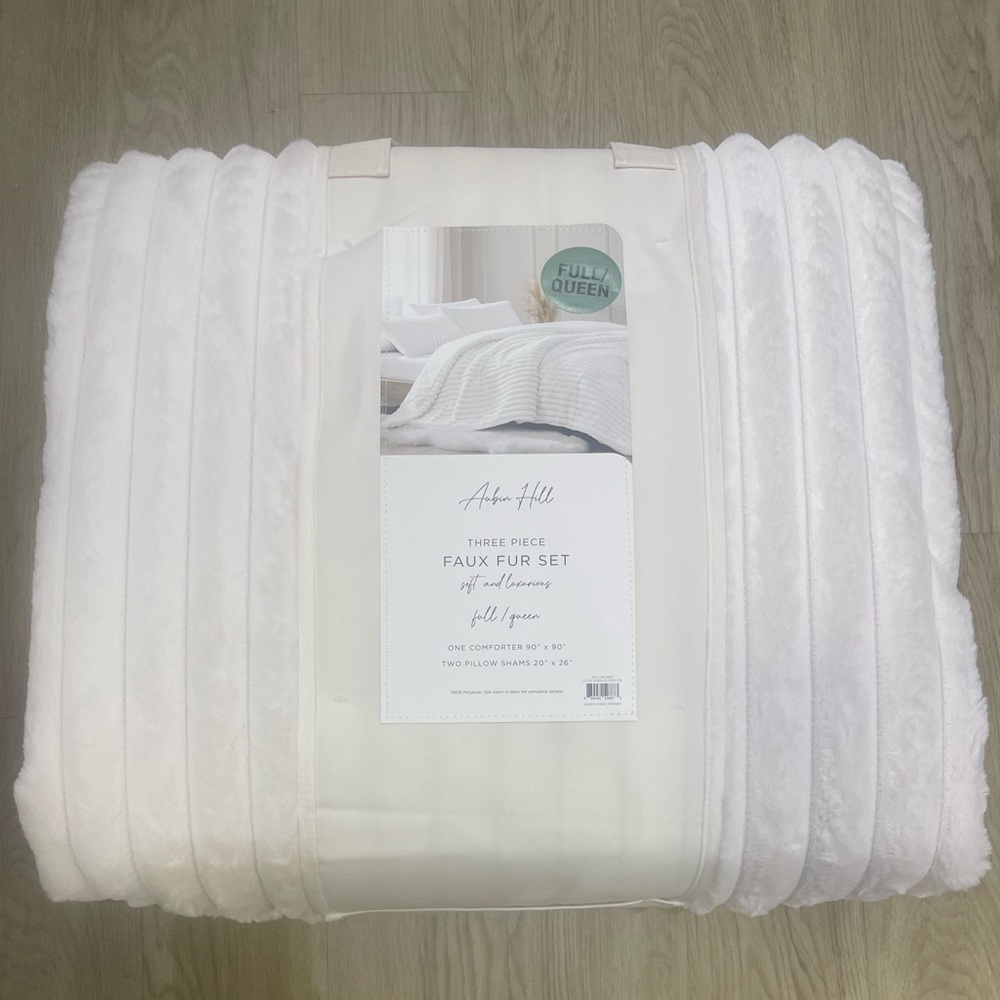 Anbin Hill THREE PIECE FAUX FUR COMFORTER SET